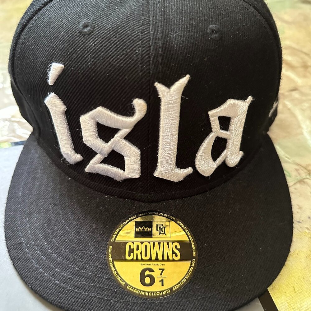 Crowns Guam Isla Guahan Black Fitted Hat Size 7 1/8 56.8 cm Our Waters Run Deep